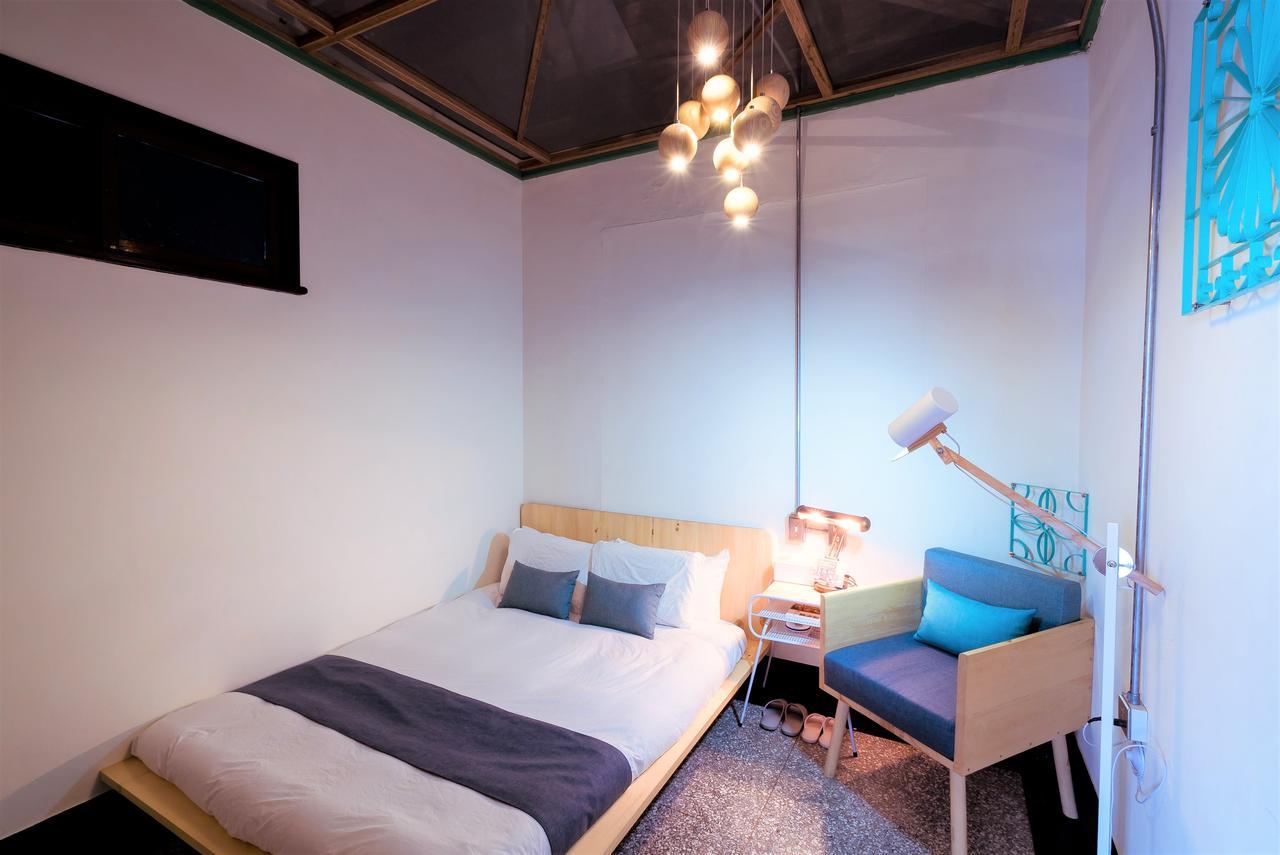 With Inn Hostel Kaohsiung Exteriör bild